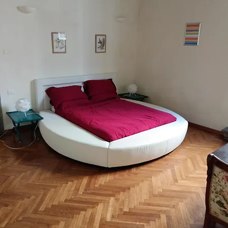 Apartment Luna In Florence