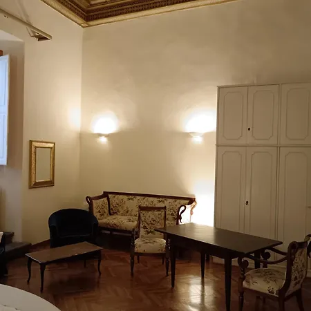 Apartment Luna In Florence