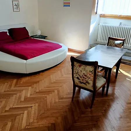 Apartment Luna In Florence
